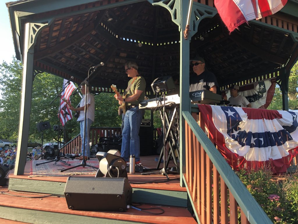 The Dobros are an Americana band from Warner.